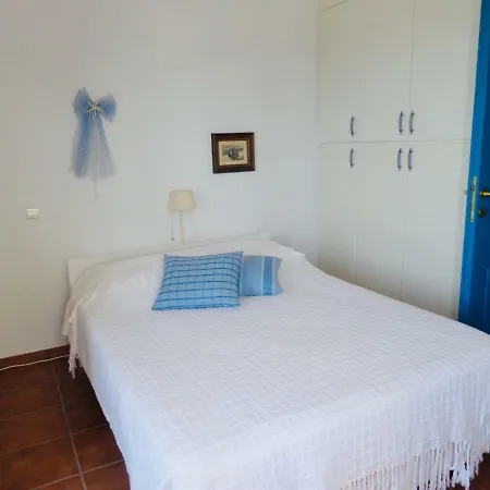 O&k 3-bedroom With Sea View, Golden Beach, Paros فيلة